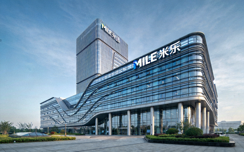 MILE米乐集团现代化总部大楼外观